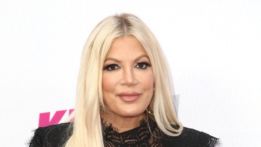 Symptome vorgetäuscht? Tori Spelling liegt im Krankenhaus