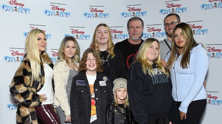 Tori Spelling und Dean McDermott mit ihren Kindern, Dezember 2022