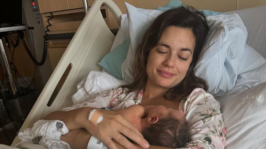Zu Papas Geburtstag: Torrey DeVitto teilt erstes Babyfoto
