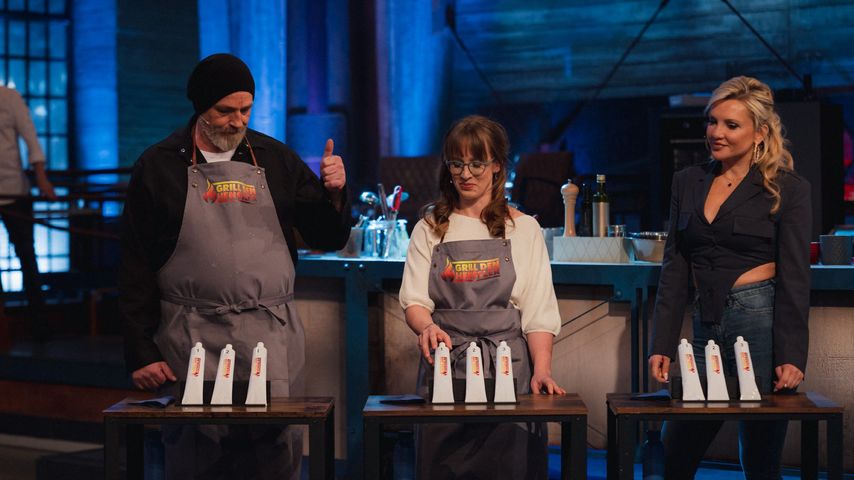 Torsten Sträter, Insa Thiele-Eich und Evelyn Burdecki bei "Grill den Henssler" 2023