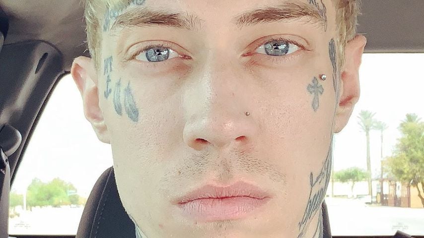 Mileys Bruder Trace zeigt Tattoos in neuem Clip!