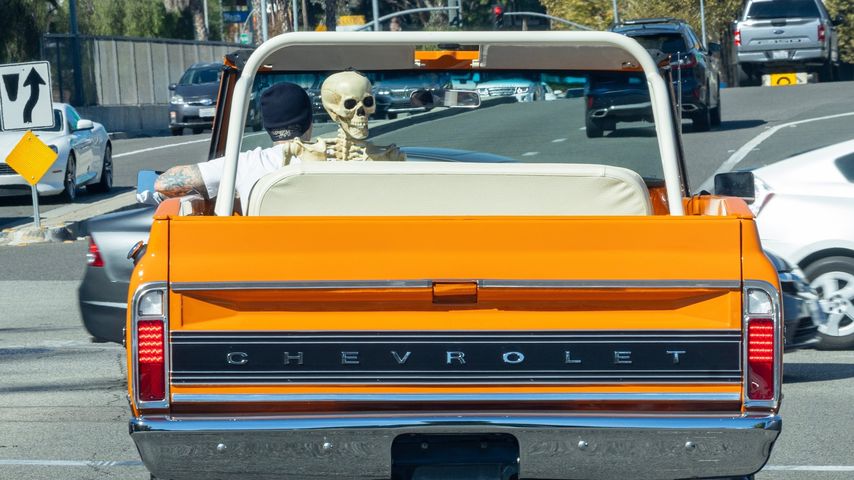 Travis Barker in seinem Auto, Oktober 2022