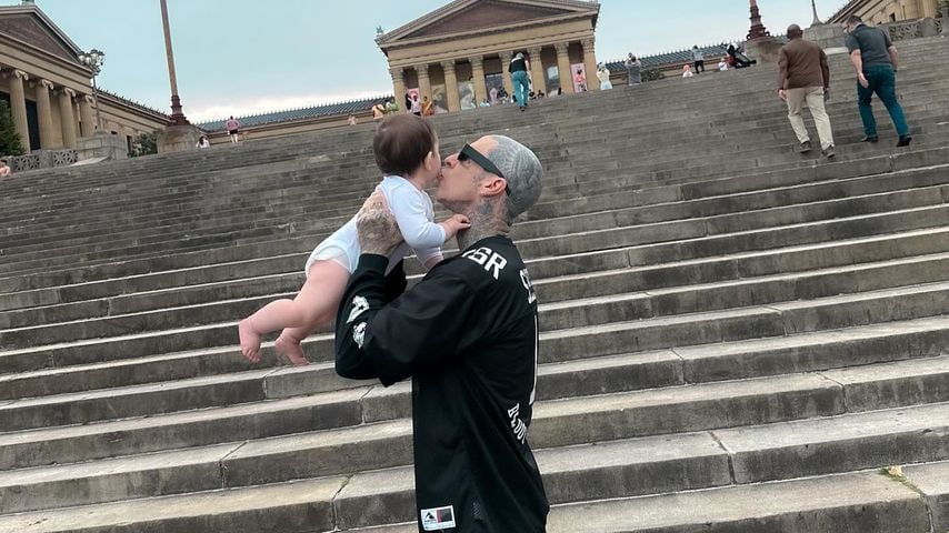 Travis Barker und sein Sohn Rocky im Sommer 2024