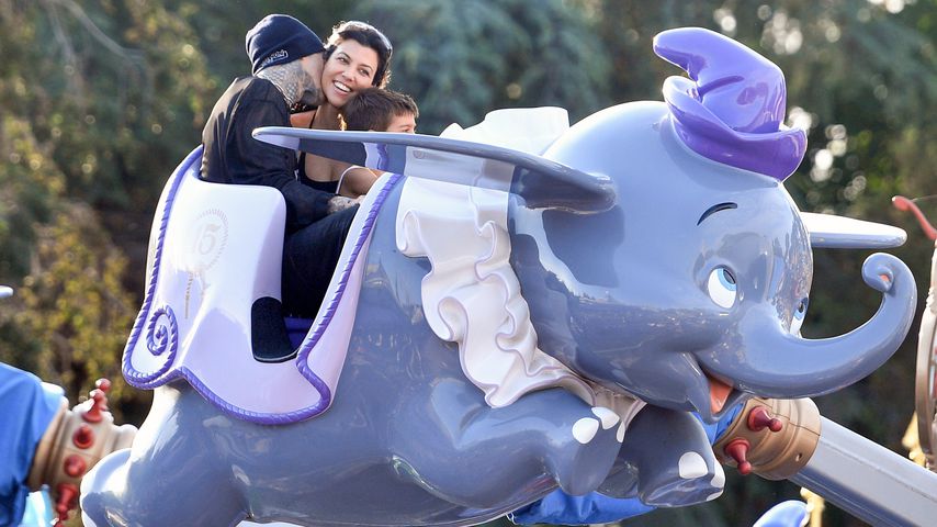 Familienausflug: Kourtney und Travis turteln im Disneyland