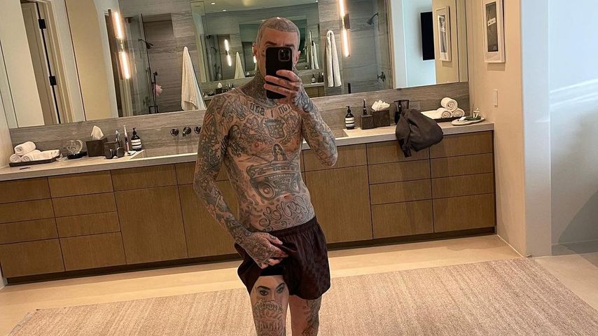 Travis Barker ließ sich Kourtneys Augen tätowieren!