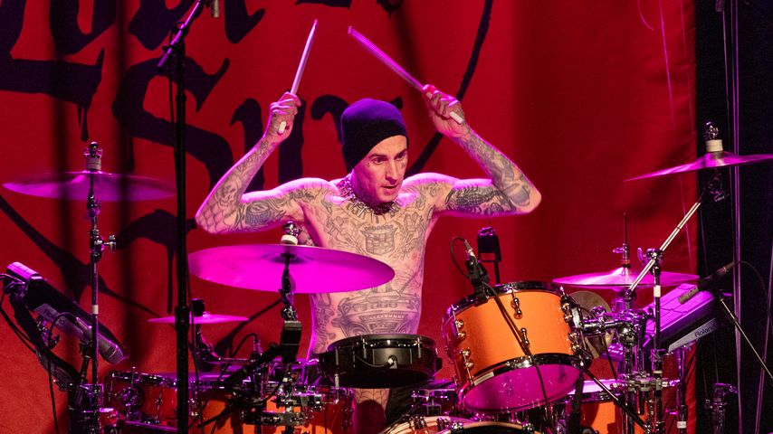 Muss Travis Barker wegen Fingerverletzung Karriere beenden?