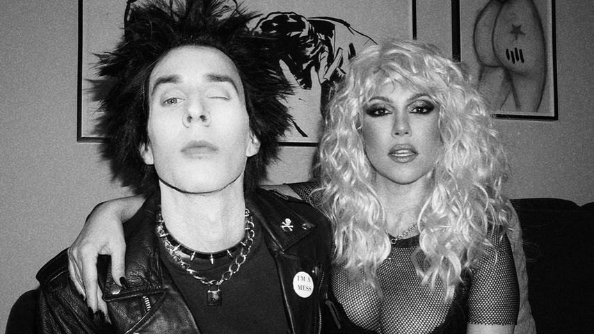 Travis Barker und Kourtney Kardashian als Sid Vicious und Nancy Spungen