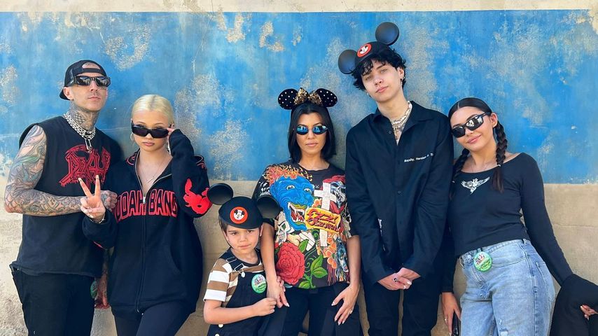 Travis Barker und Kourtney Kardashian mit ihren Kids