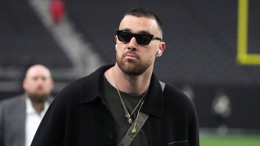 Ganz in Schwarz: Kündigt Travis Kelce hier sein NFL-Aus an?