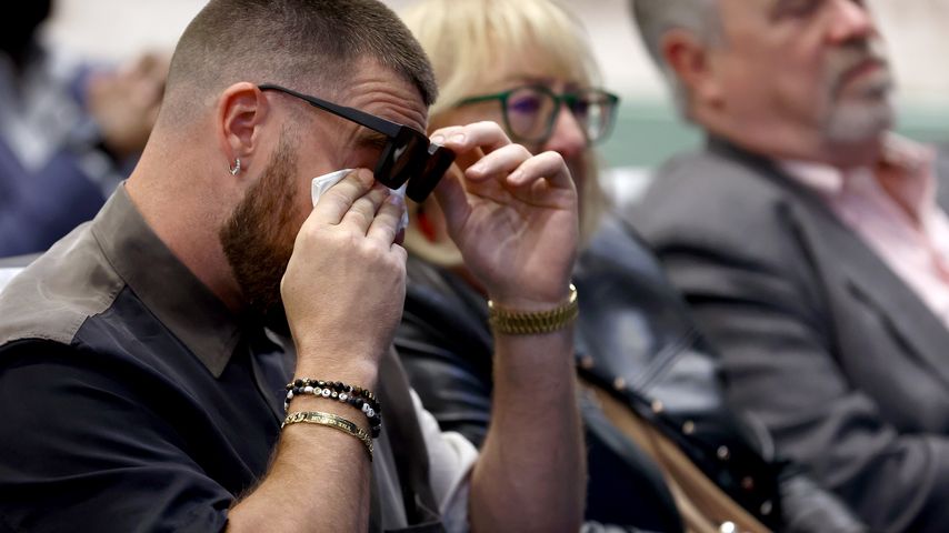 Travis Kelce mit seinen Eltern Donna und Ed