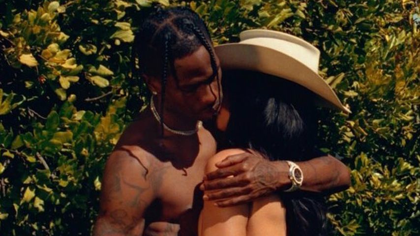 Sexy Foto mit Travis: Kylie Jenner zieht für Playboy blank!