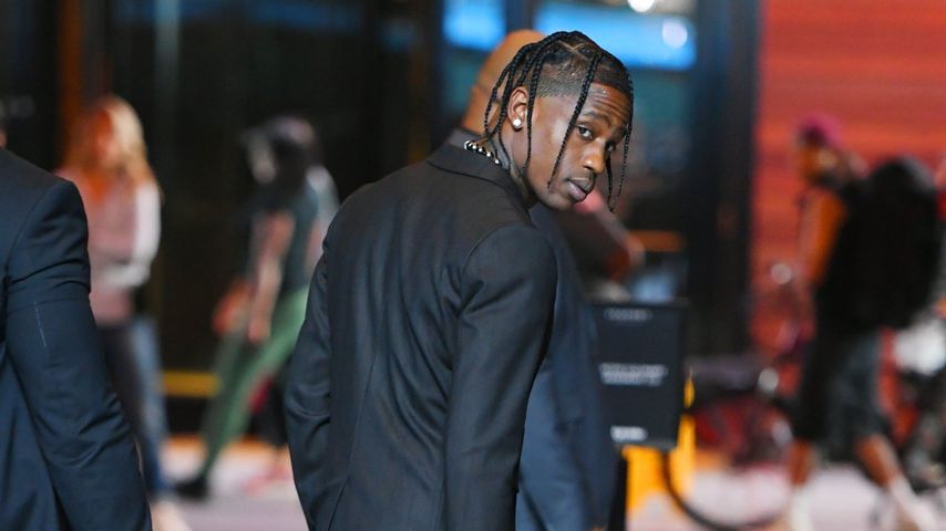 Travis Scott genießt den Vatertag mit Töchterchen Stormi!