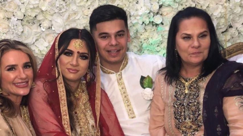 Trisha Malik, Safaa Malik und Martin mit einem weiteren Familienmitglied