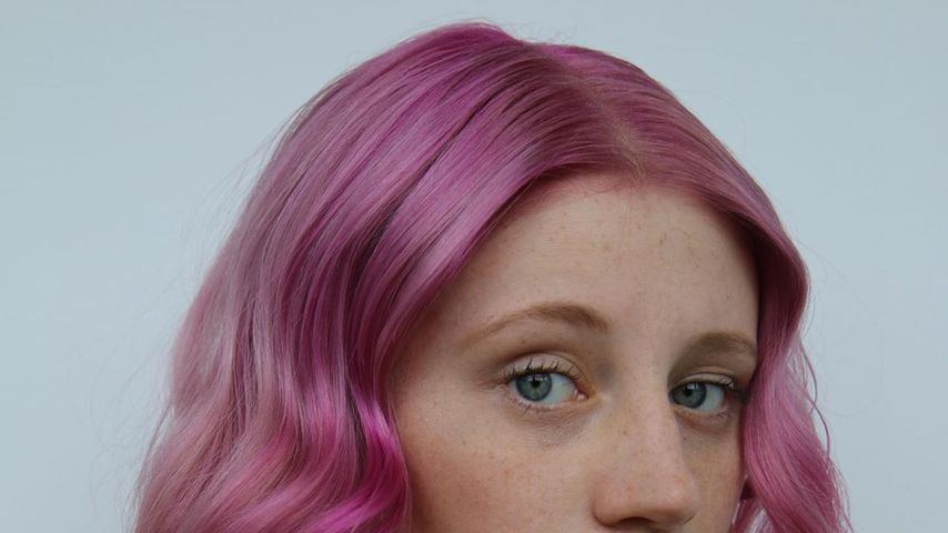Huch! Ex-GNTM-Kandidatin Trixi hat jetzt pinkfarbene Haare
