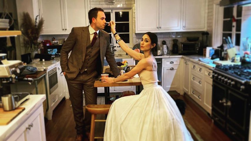 Patrick J. Adams und Troian Bellisario