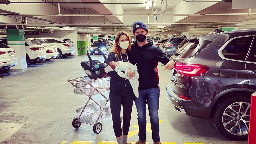 Troian Bellisario und Patrick J. Adams, Juni 2021