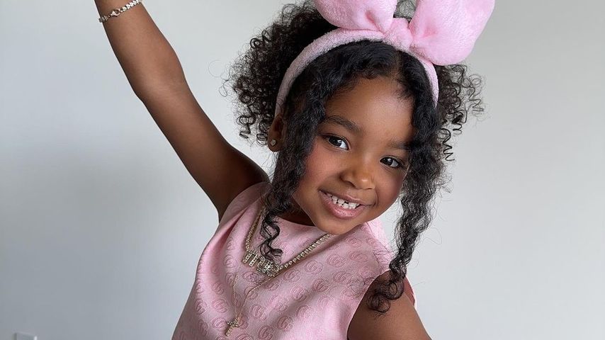 True Thompson (5) bekommt erste Sprechrolle in Werbespot!