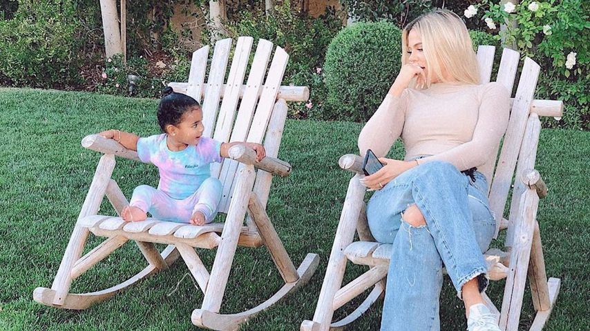 True Thompson und Khloe Kardashian