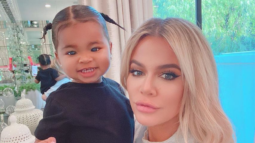 True Thompson und Khloé Kardashian im Oktober 2019