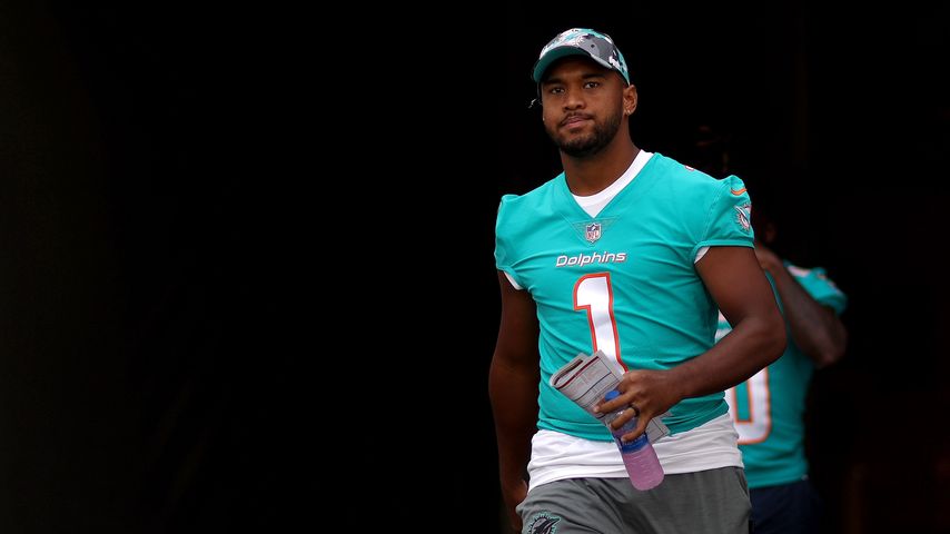 Schock in NFL: Miami-Star liegt total verkrampft am Boden