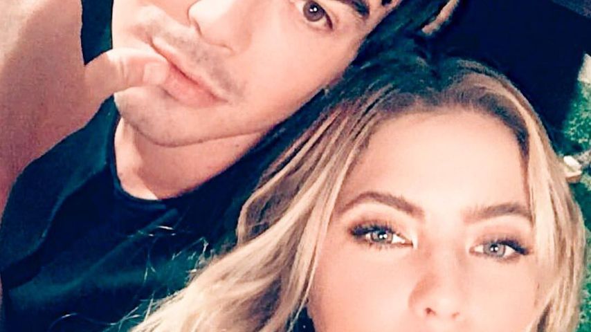 Tyler Blackburn und Ashley Benson