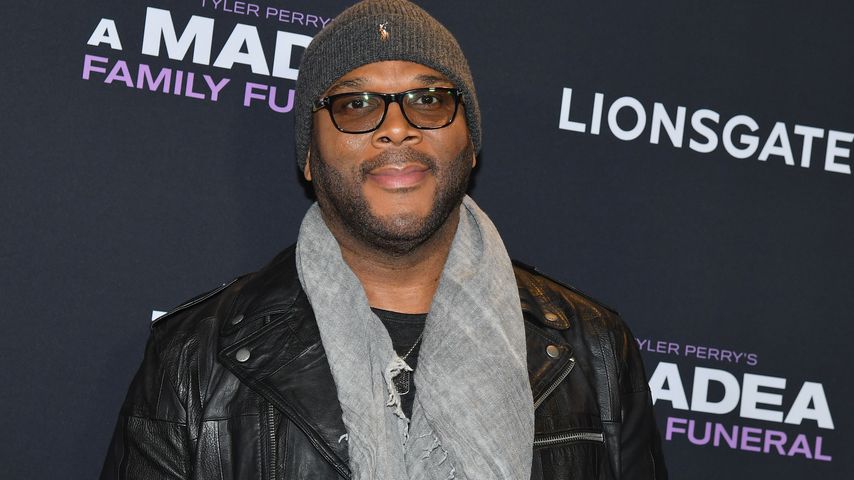 Schauspieler Tyler Perry ließ sich im TV gegen Corona impfen