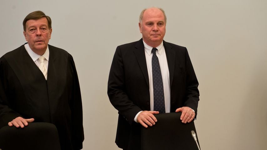Uli Hoeneß (r.) mit seinem Anwalt Hanns W. Feigen 2014 vor Gericht