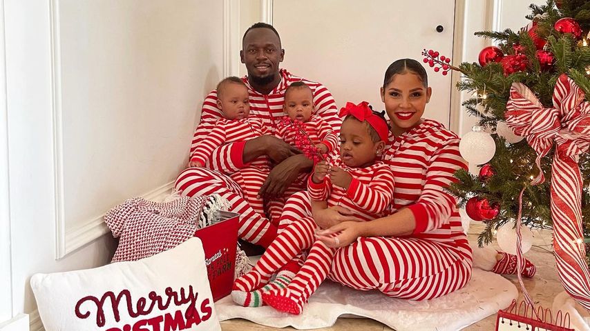 Usain Bolt, Kasi J. Bennett und ihre Kinder an Weihnachten im Jahr 2021