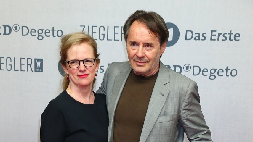 Christine Gautier mit Uwe Kockisch bei der Premiere des ARD-Fernsehfilms "Weissensee", September 2015