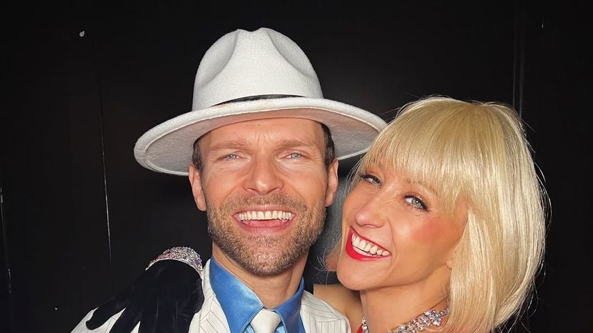 Die "Let's Dance"-Profis Vadim Garbuzov und Kathrin Menzinger bedanken sich bei RTL, Mai 2025.