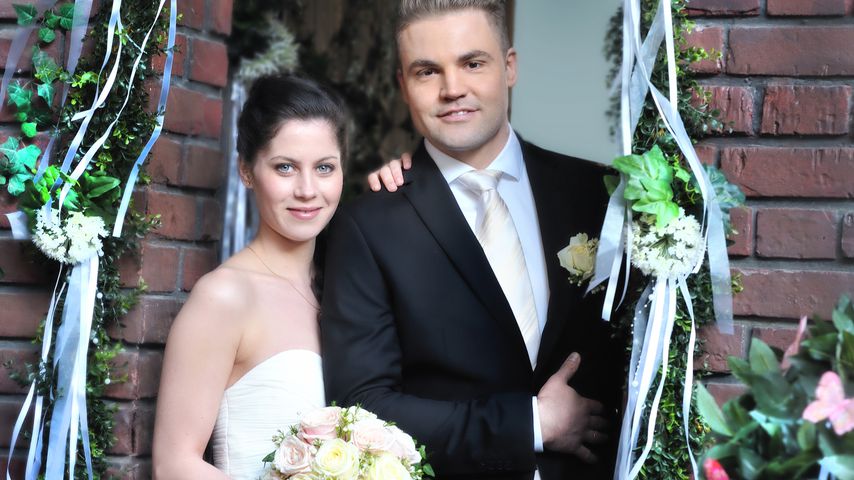 Valea Scalabrino und Benjamin Heinrich in einer Szene bei "Unter uns"