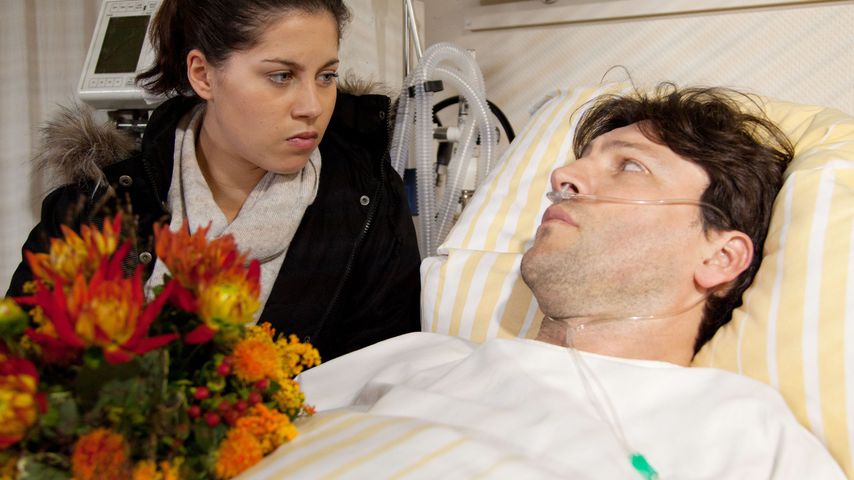 Valea Scalabrino und Stefan Franz in einer Szene bei "Unter uns"