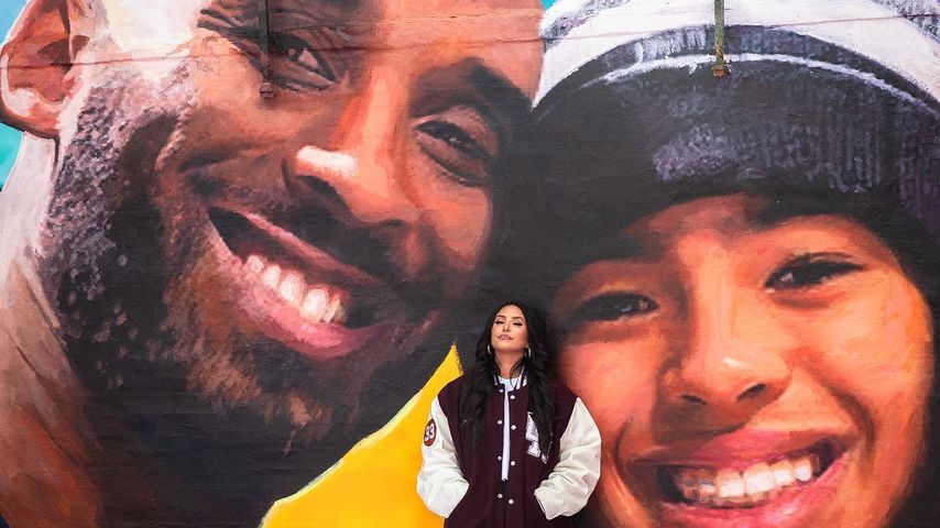 In Gedenken: Vanessa Bryant besucht Wandmalerei von Kobe