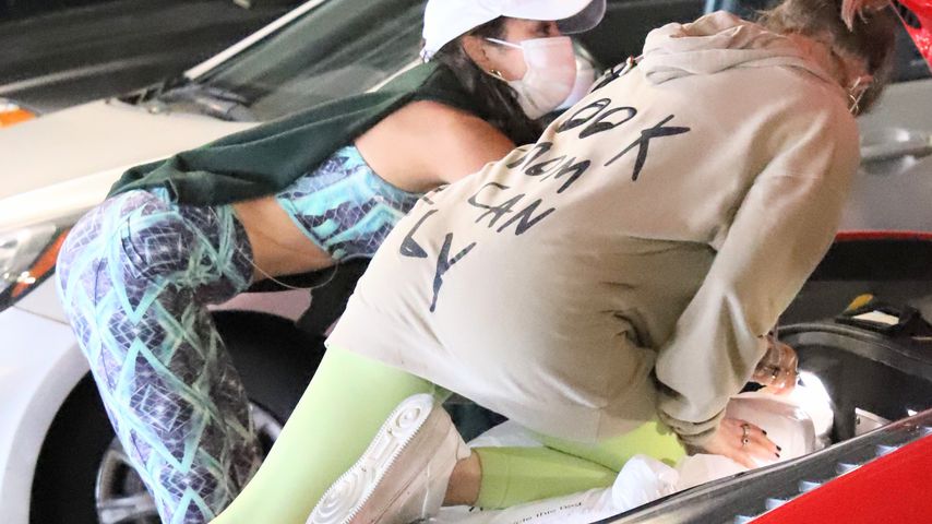 Vanessa Hudgens mit einer Freundin, November 2020