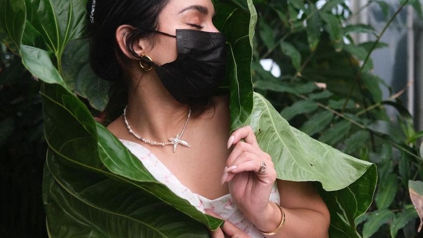 Auffällige Pose: Fans vermuten Babynews bei Vanessa Hudgens