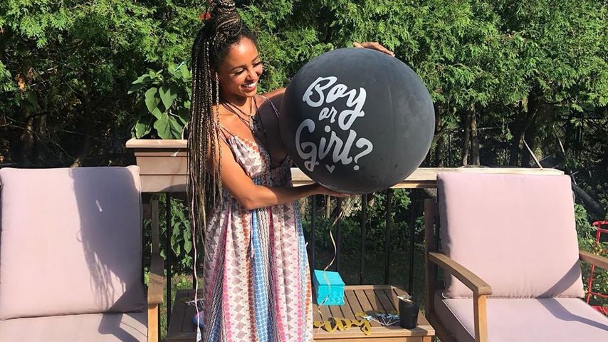 Babyglück: "Riverdale"-Star Vanessa Morgan ist schwanger!
