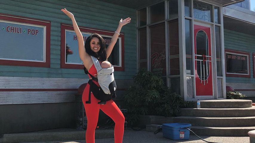 Vanessa Morgan und ihr Baby River