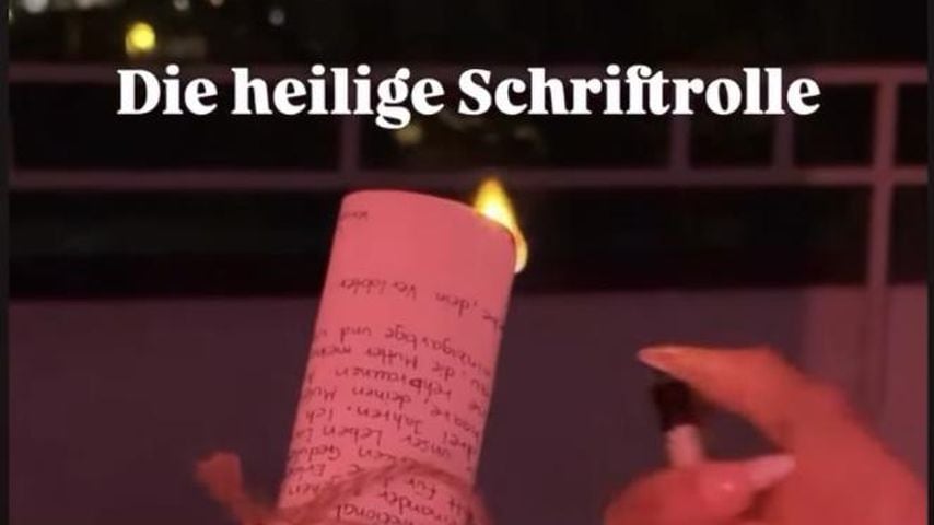 Vanessa Nwattu mit Temptation-Brief