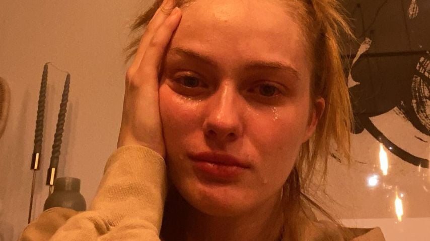 "Ich kann nicht mehr": Model Vanessa Tamkan weint im Netz