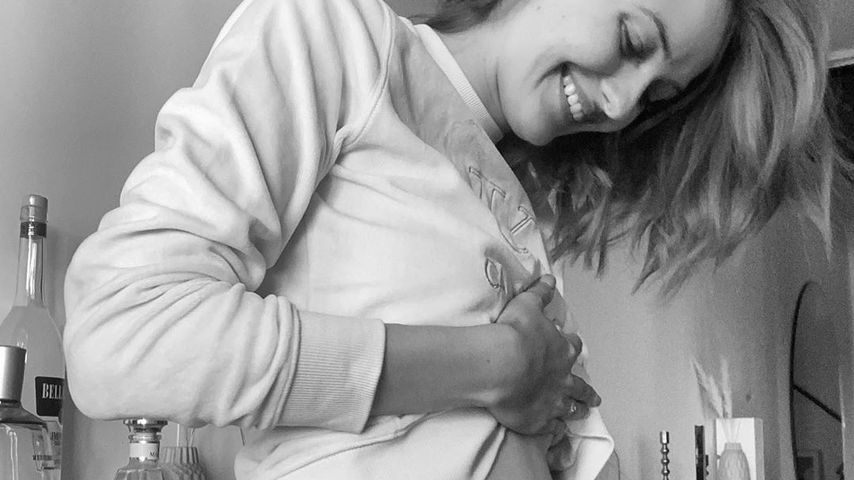 In 18. Schwangerschaftswoche: Vanessa Tamkan zeigt Babybauch