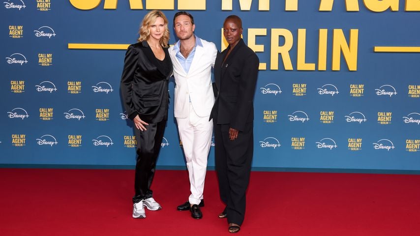 Veronica Ferres glänzt in Turnschuhen auf dem roten Teppich