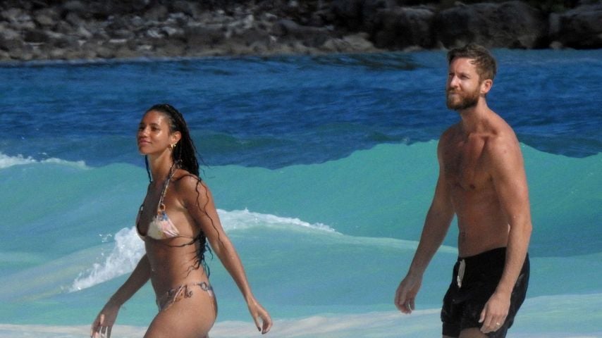 Sexy Sixpack! Calvin Harris planscht mit seiner Vick im Meer