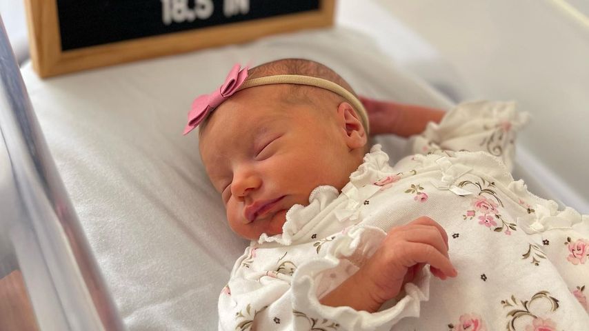 Vicki Gunvalsons Enkeltochter, Cora Rose