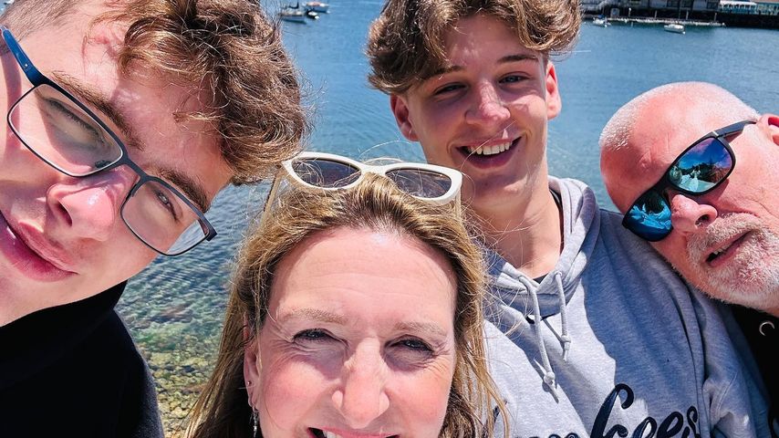 Victoria Derbyshire mit ihrer Familie, August 2023