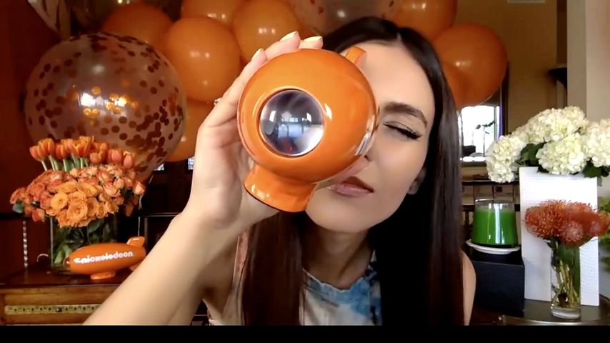 Victoria Justice schlägt Demi Lovato!