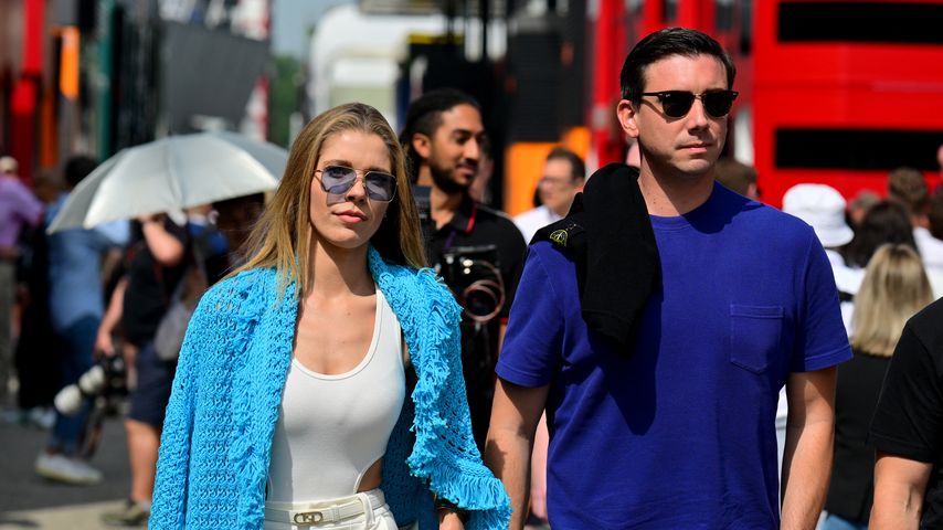 Victoria Swarovski und Mark strahlen verliebt bei Formel 1
