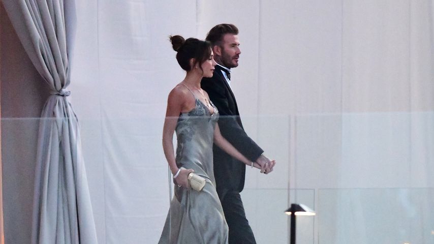 Victoria und David Beckham auf der Hochzeit ihres Sohnes Brooklyn