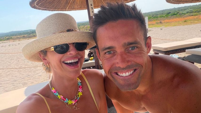 Die Moderatorin Vogue Williams postet ein süßes Foto von sich und Spencer Matthews im Urlaub.