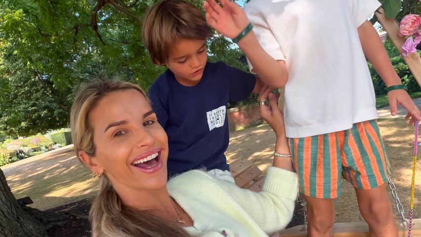 Vogue Williams mit ihren drei Kindern