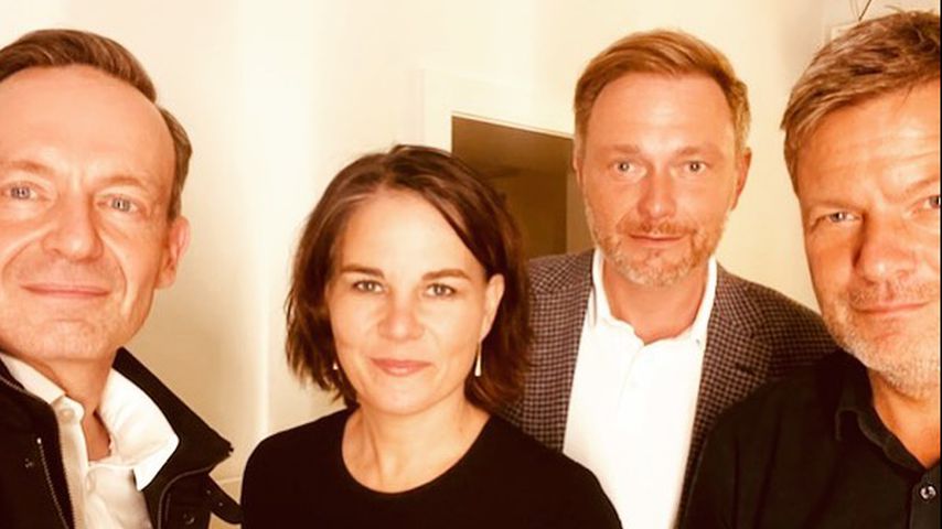 Meme-Hit: Selfie von Baerbock, Lindner und Co. amüsiert Netz